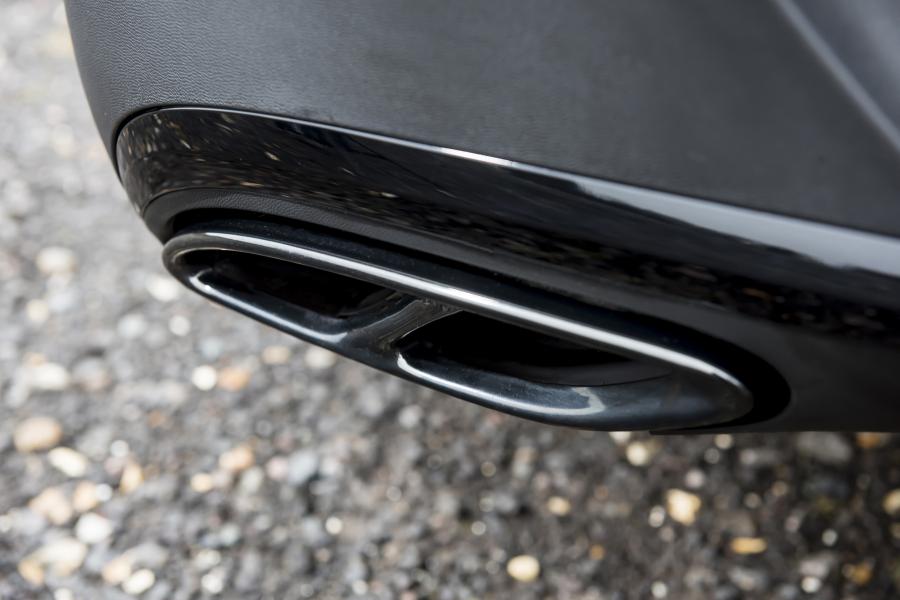 Детали экстерьера Mercedes-AMG GLC43 4Matic Coupe 2017 года  (UK) (фото 28 из 40)